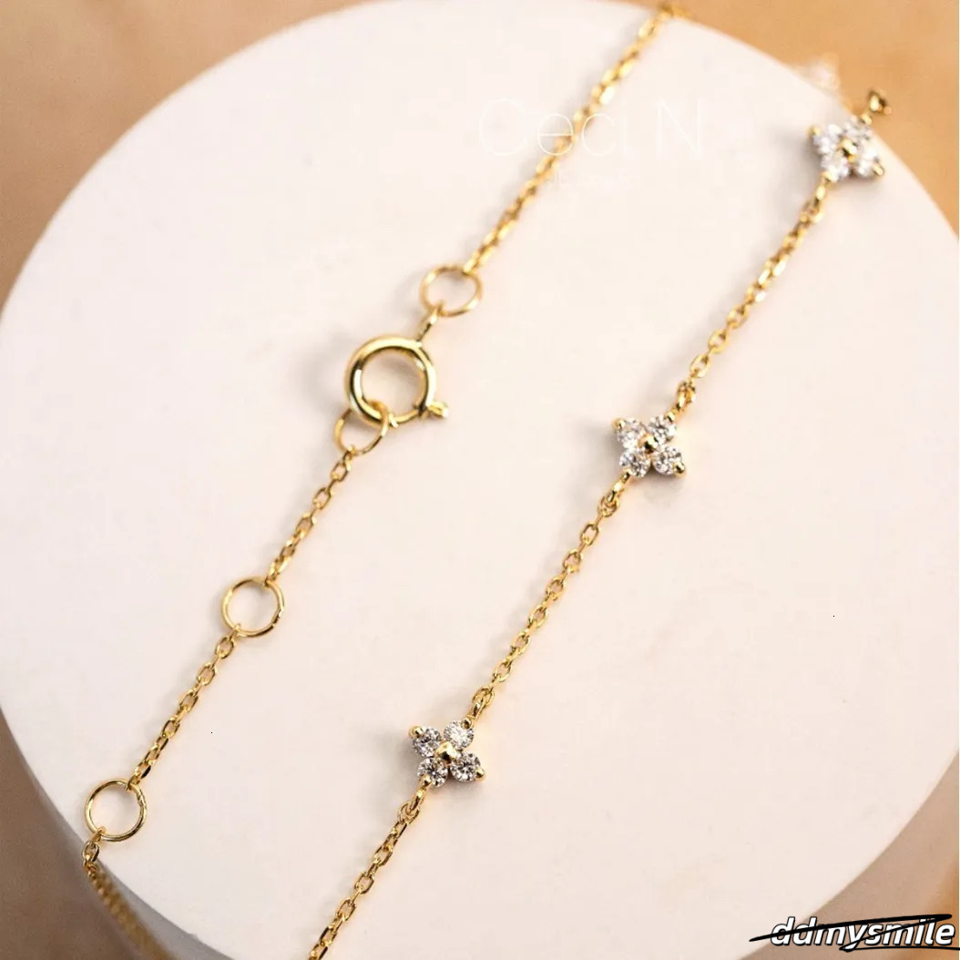 Designer Madam Flowing Light ~ S Plated Gold Four-Leaf Clover Star Bracelet Simple Zircon Pure Sier Women's Commuting ddmysmile