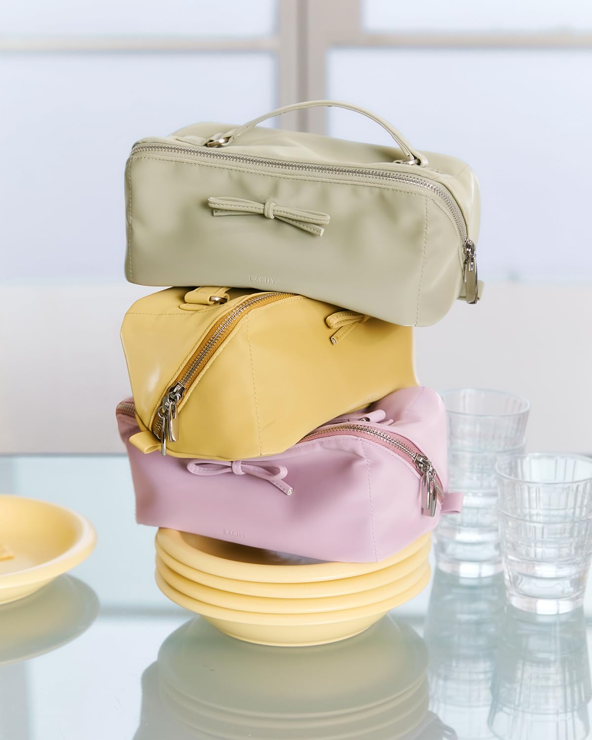 Roomy Flat Lay Cosmetic Bag Waterproof Travel Toiletry Bag Stylish Printed Women Makeup Organizer Portable