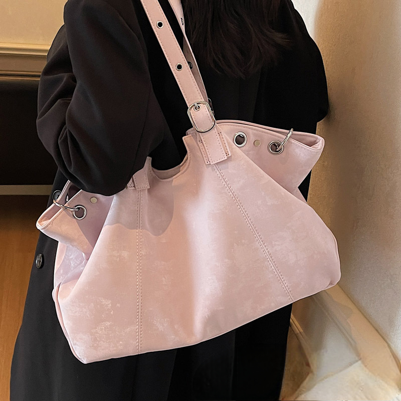 Vintage Style Large Capacity design Pleated New Casual Women s Shoulder Bag Commuting Versatile Women s Handbag Autumn New Designer Bag