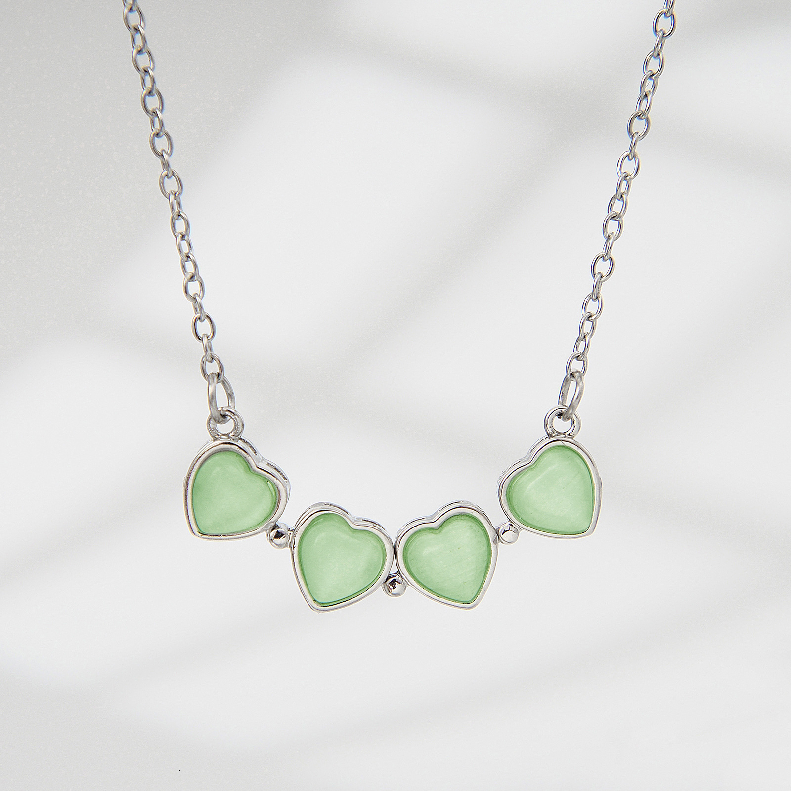 Korean Version New Green Four-Leaf Clover Pendant Magnetic Openable Two-Way Necklace Personality Heart Collarbone Chain Trendy