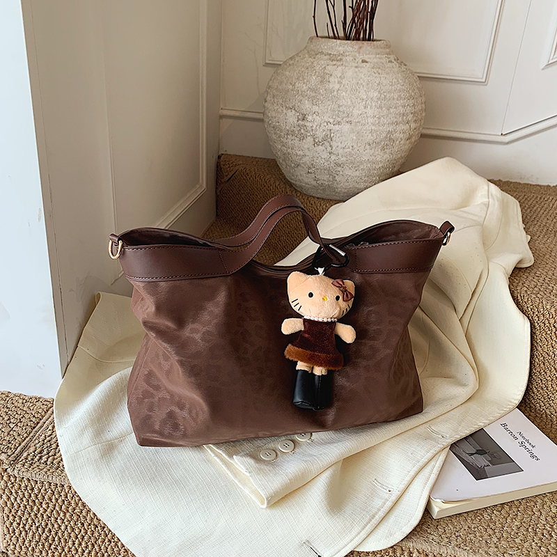 2025 New Fashionable, Elegant, Leisure Large Capacity Handbag, College Student Crossbody Bag, Daily Commuter, Advanced Multi functional Women's H