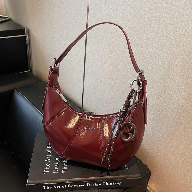 2025 Autumn New Fashion and Leisure Large Capacity Handbag, College Student Crossbody Bag, Daily Commuter, Advanced Multi functional Women's Hand