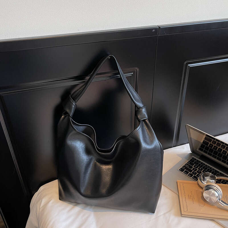 Women's Tote Lazy Style Large Capacity 2025 New Designer Bags Summer High-Value Commuter Soft Leather Shoulder Bag