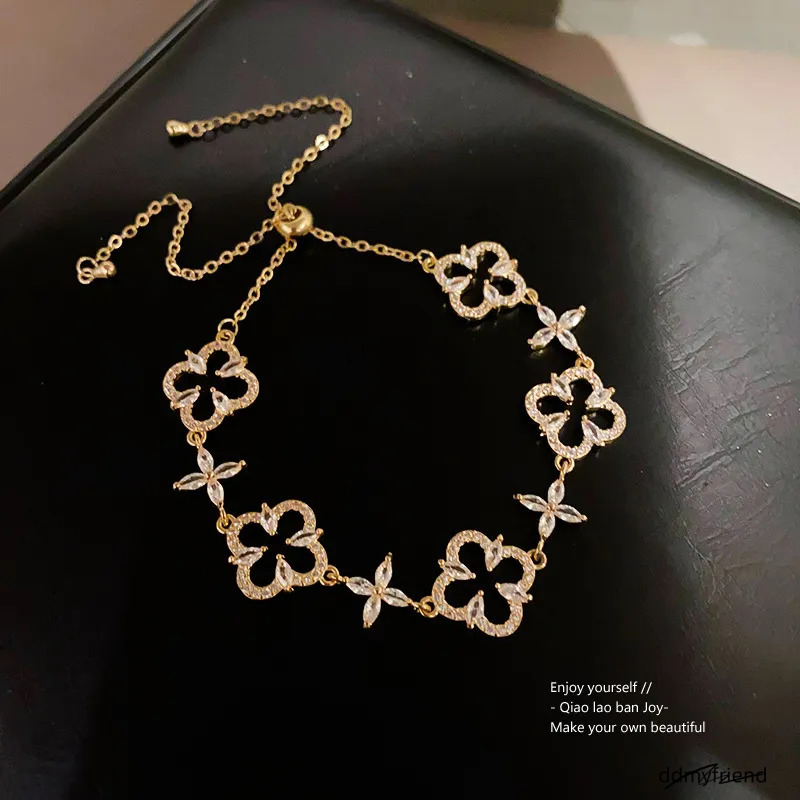 Sier Tone Clover - Shaped Bracelet With Rhinestone Accents Elegant Party Gift For Her High Quality And Sparkling Jewelry ddmyfriend