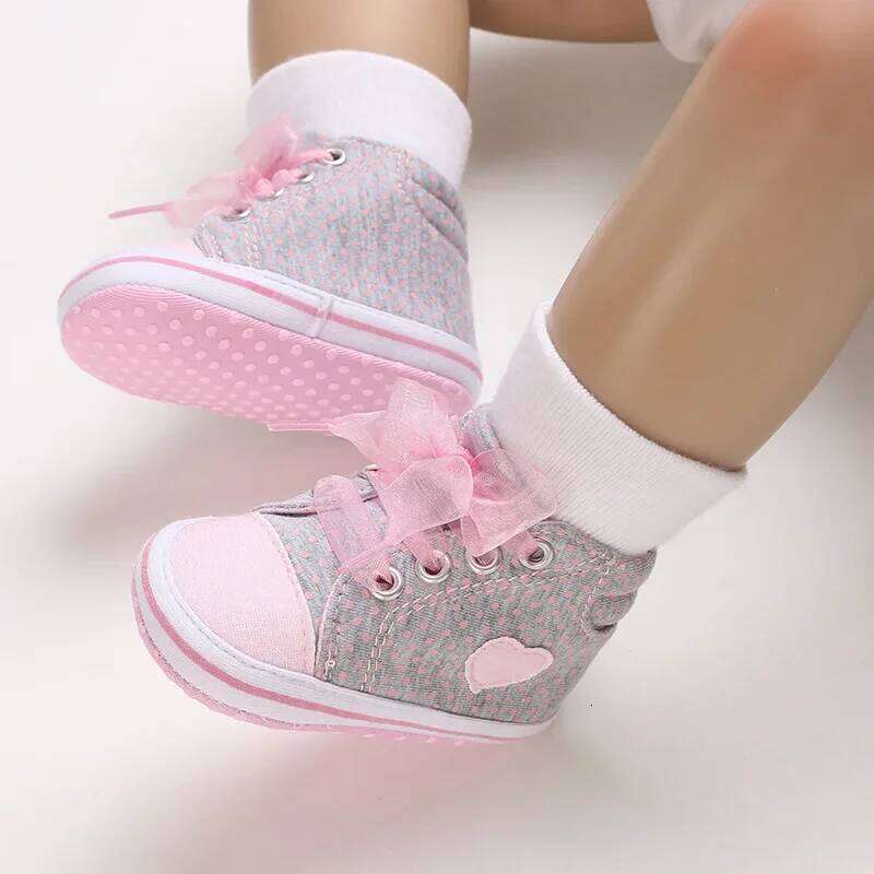 Best-selling Newborn Infant Wearable Toddler Girls Canvas Heart Bow Tie Baby Lace Casual Shoes Anti-slip Soft Cotton