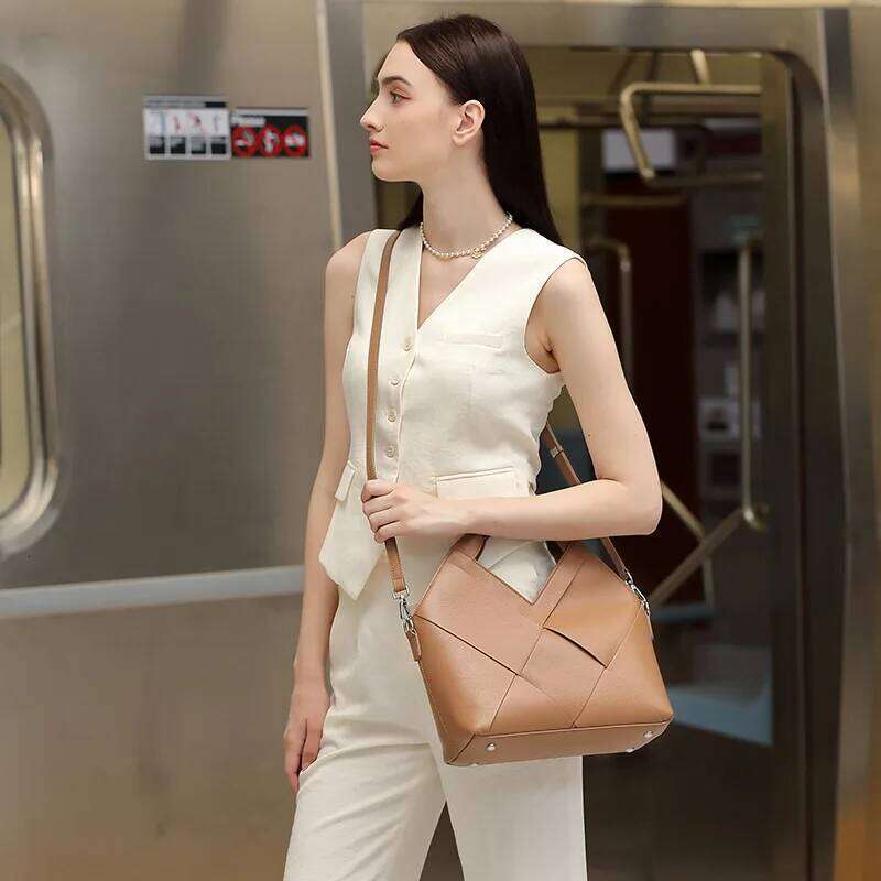 Designer Bag Luxury Bag New Top Layer Cowhide Braided Women's Work Handbags Triangular Design Fashionable Soft Genuine Leather Tote Crossbody Bag