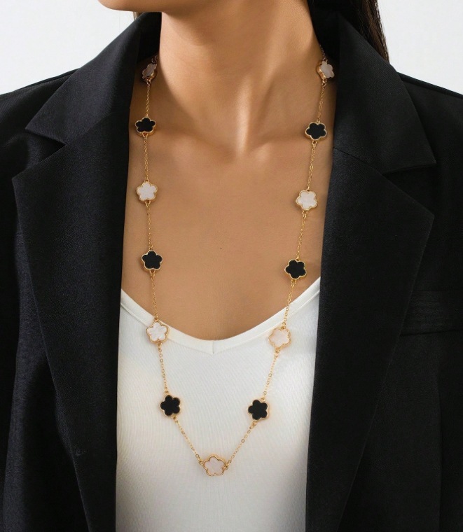 Simple Elegant Black and White Five-Leaf Clover Necklace for Women Jewelry for Women