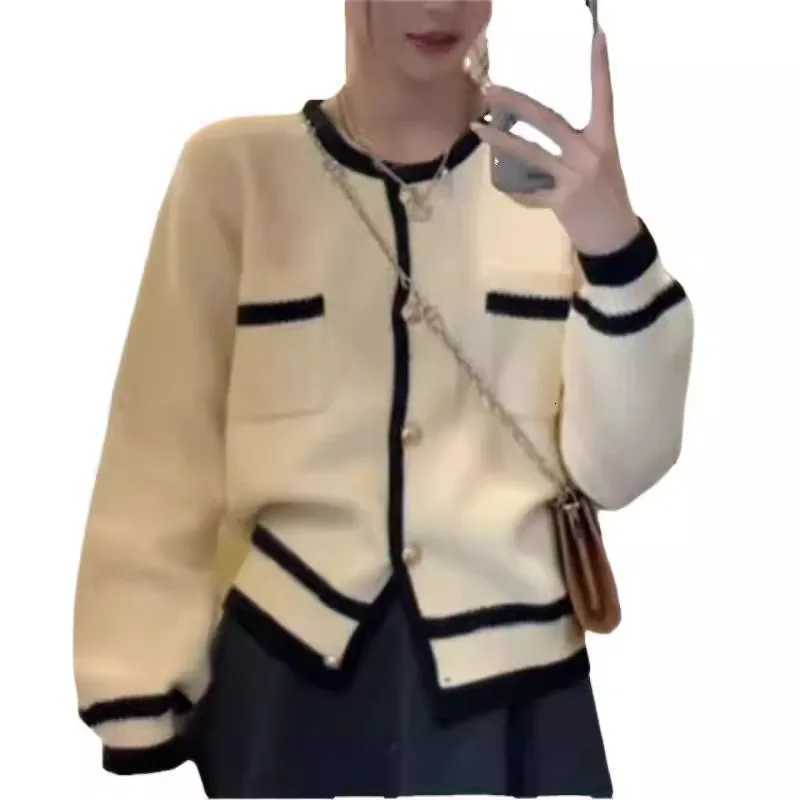 French Xiaoxiangfeng Premium Sense Loose Knitted Cardigan Jacket 2025 Autumn and Winter New Bottom Sweater Womens Top Z250918