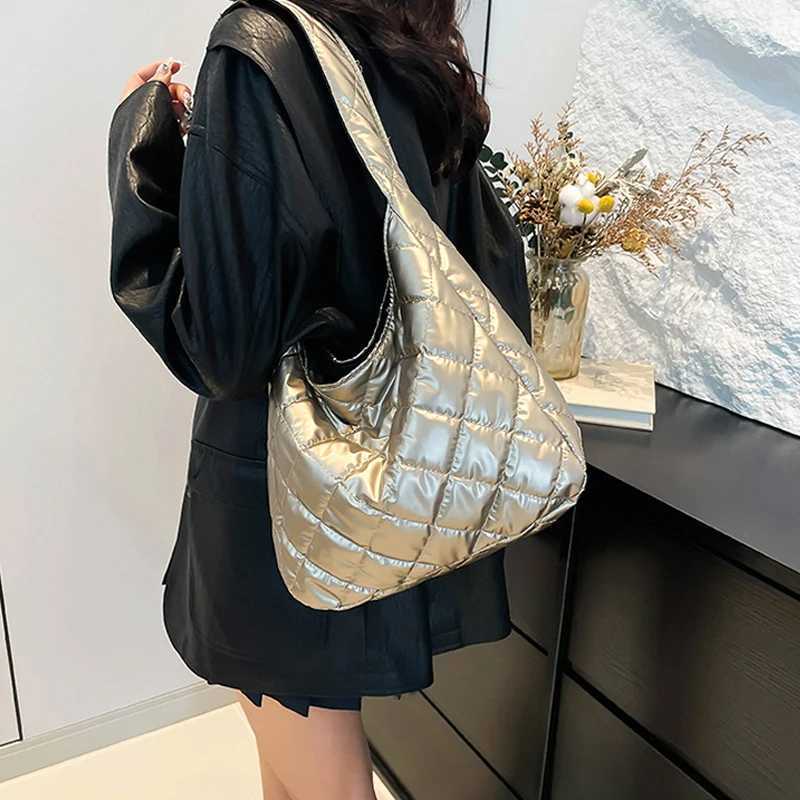 Women Puffer Shoulder Bag Large Capacity Tophandle Bag Soft Solid Color Portable Cotton Girls Winter Bag Z250915