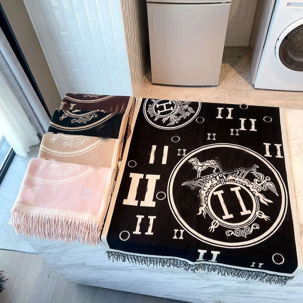 Scarves New C lassic Checkered Mens and Womens Designer Scarf Cashmere Scarf Suitable for Winter Warm Mens and Women Long Styles