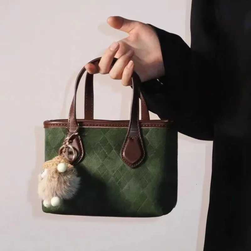 Niche Unique Design Small Square Bag Autumn And Winter New High Quality Crossbody Bag Fashion Personality Womens HandbagXJ250918