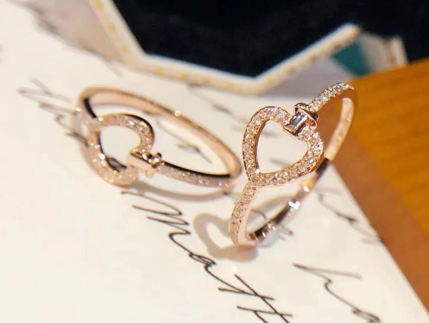 Ins Top Sell Wedding Rings Simple Fashion Jewelry Sterling Sier Rose Gold Fill Pave White Sapphire CZ Dia Promise Party Women Heart Band Ring Gift ddm
