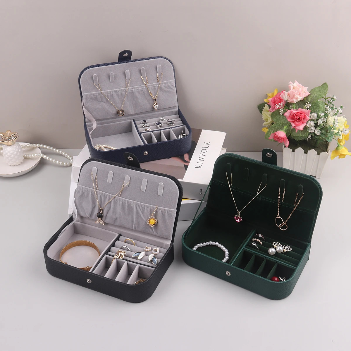 Portable Jewelry Box Jewelry Organizer Display Travel Jewelry Case Boxes Button Leather Storage 250918