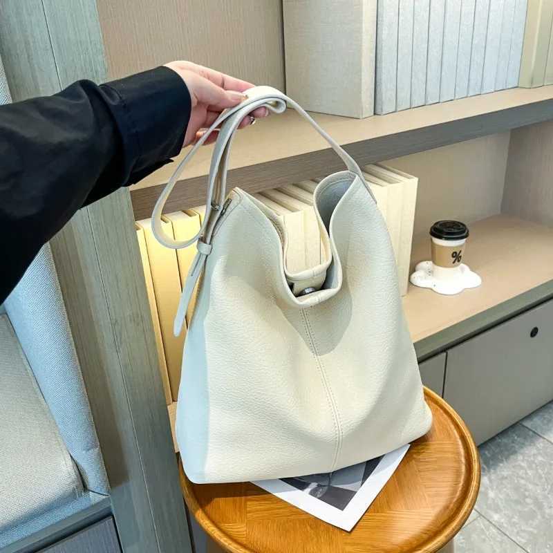 Hot Sale Shoulder Bags for Women 2025 New Pu Solid Color Hasp High Quality Large Capacity Design Sewing Thread Crossbody BagsXJ250918