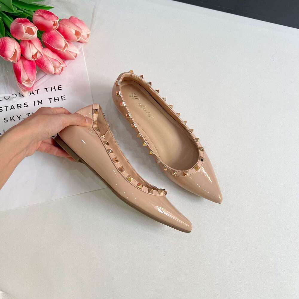 Pointed Toe Studded ~ Height Increasing 5cm French Style Shallow Mouth Soft Patent Leather Elegant Commuter Versatile Hidden Heel Shoes for Women