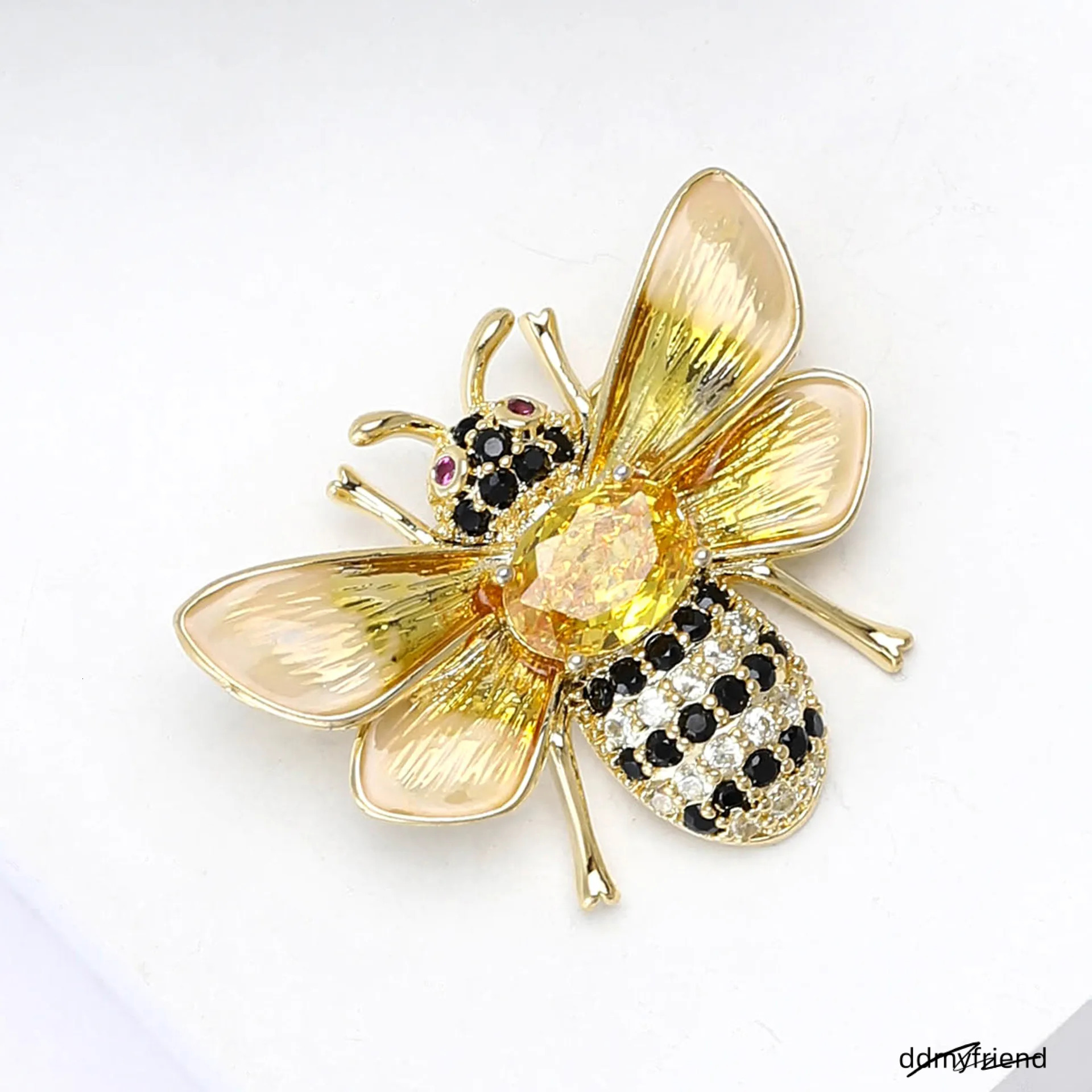 Gold Tone Rhinestone Bee Brooch With Yellow Gemstone, Black Onyx Pearl Accents Nature - Inspired Gift For Him/Her High Quality And Stylish Jewelry ddm