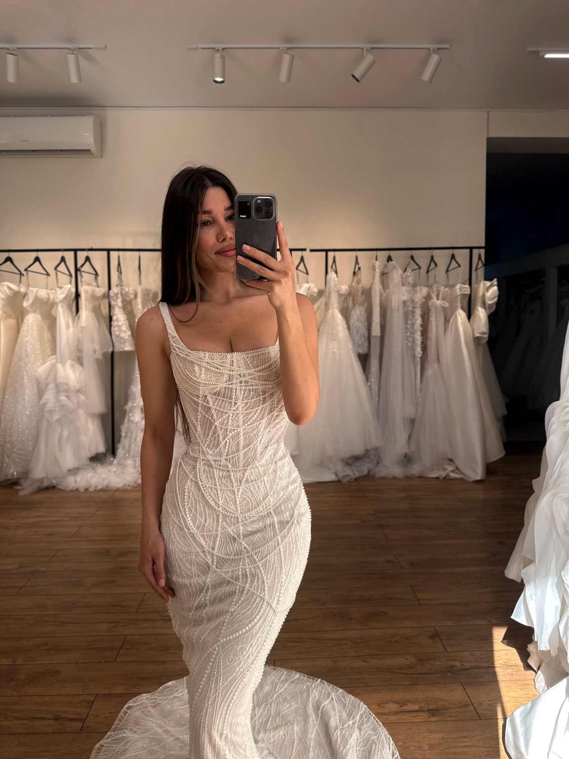 Charming Mermaid Wedding Dresses Spaghetti Strap Sleeveless Bride Dress Beading Pearls Floor Length Bridal Dress Customized