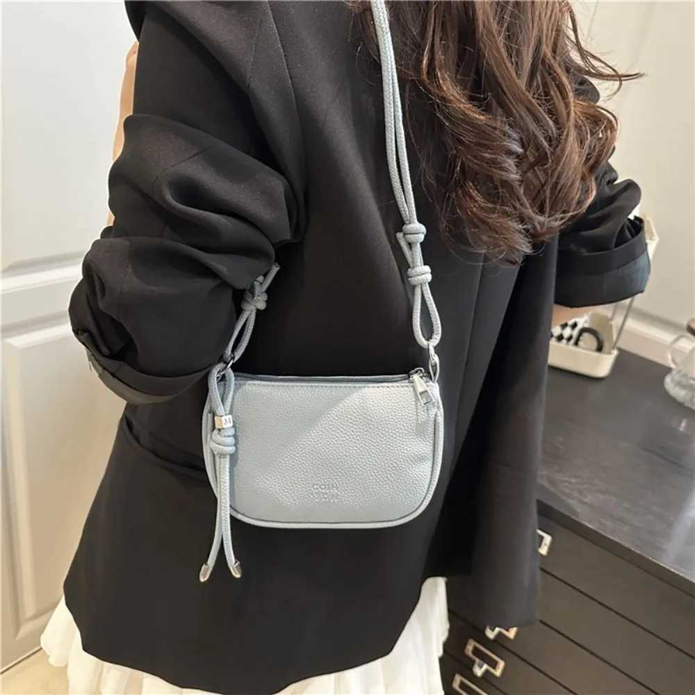 New Exquisite Womens Shoulder Bag Small Mini Crossbody Bag Leisure Solid Color Commuting Bag LadiesXJ250918