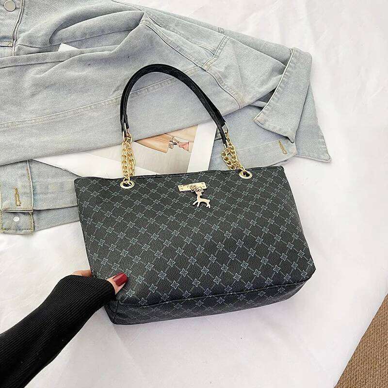 2025 Autumn And Winter New Presbyopic Handbag Shoulder Large Capacity Tote Women's Bag