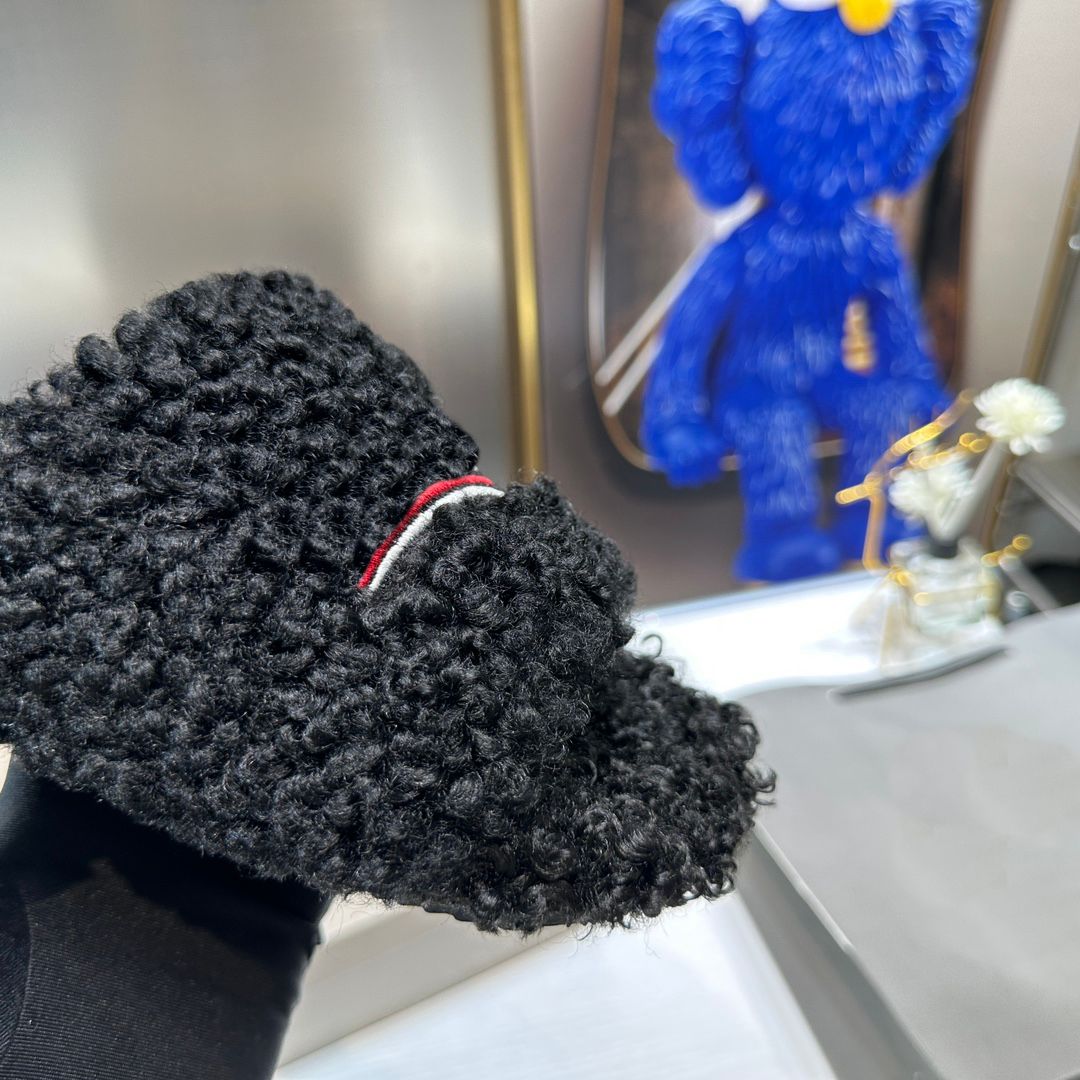 Fashion Plush Slides Designer Men Women Slippers Home Outside Wool Winter Lamb Fur Fluffy Furry Warm Letters Sandals Comfortable Flip Flop Slipper 35-