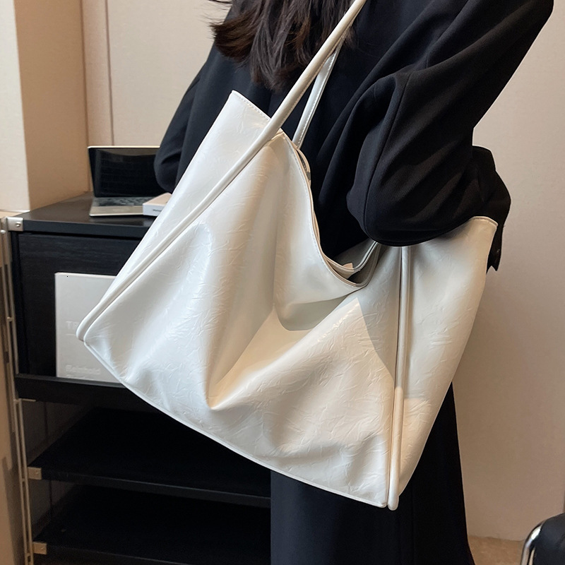 Large Capacity Women s Shoulder Bag With Rock Texture Fashionable Commuting Bag design Women s Shoulder Bag Autumn New Designer Bag Underarm Tote Bag