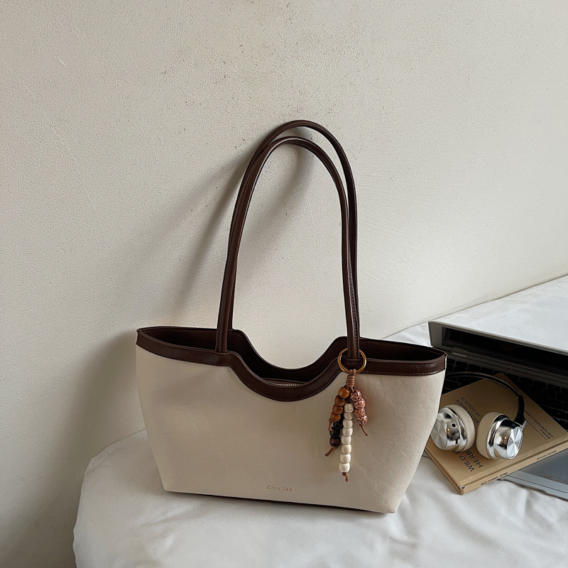 Fashionable and casual large capacity handbag, autumn student classic crossbody bag, simple daily commuting, high-end multifunctional versatile women&