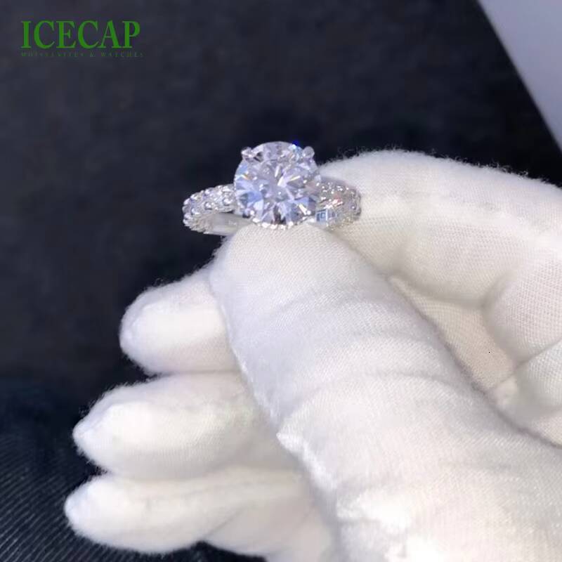 Custom Fashionable Jewelry Rings High Quality Full Iced Out Moissanite Ring 10k 14k 18k 925 Silver Engagement Rings for Women