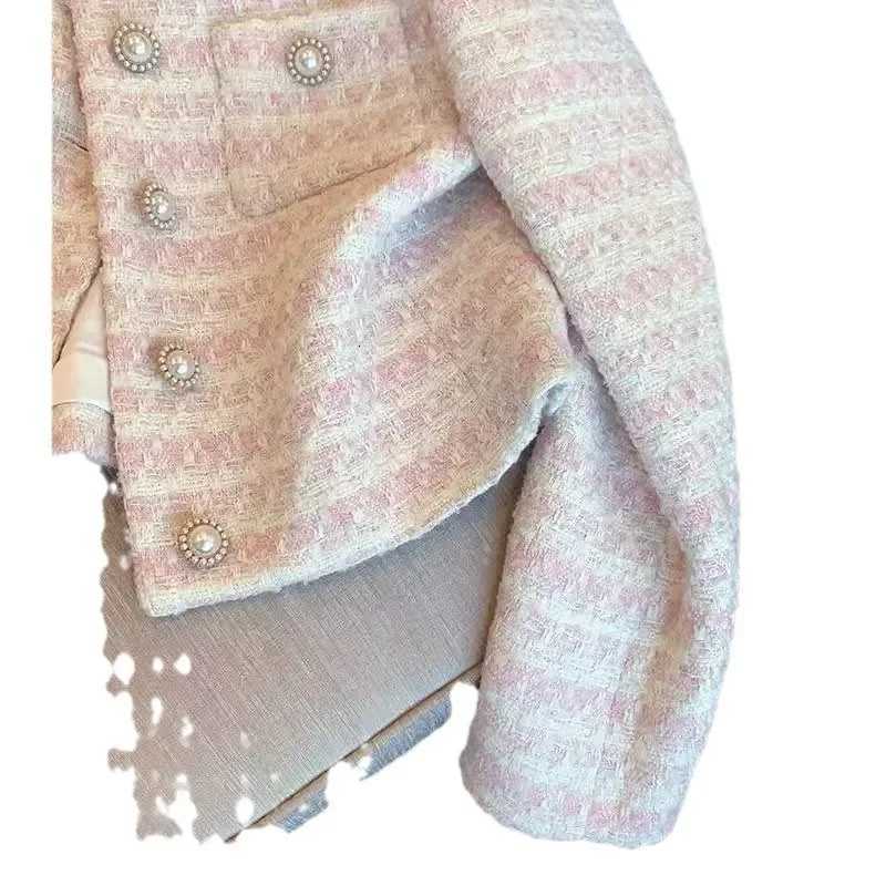 Spring Autumn Elegant LooseFit Tweed Style Jacket Womens New Pearl Button Cardigan Fashionable Cropped Top Z250918
