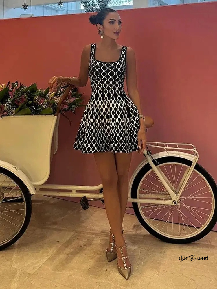 Casual Dresses Women Fashion Plaid Side Pocket Knitted Mini Dress Elegant Backless Sleeveless Pleated A-Line 2024 Party Sexy Robes ddmyfriend