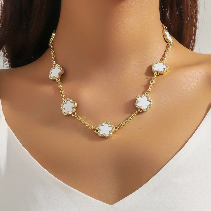 Lucky Clover Five-Petal Flower Necklace Versatile Collarbone Chain Accessory
