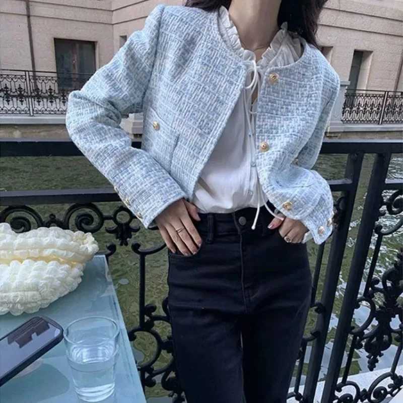 French Sweet Plaid Woolen Jacket Women Fashion Round Neck Single Breasted Temperament Celebrity Short Loose Chic Female Coat New Z250918