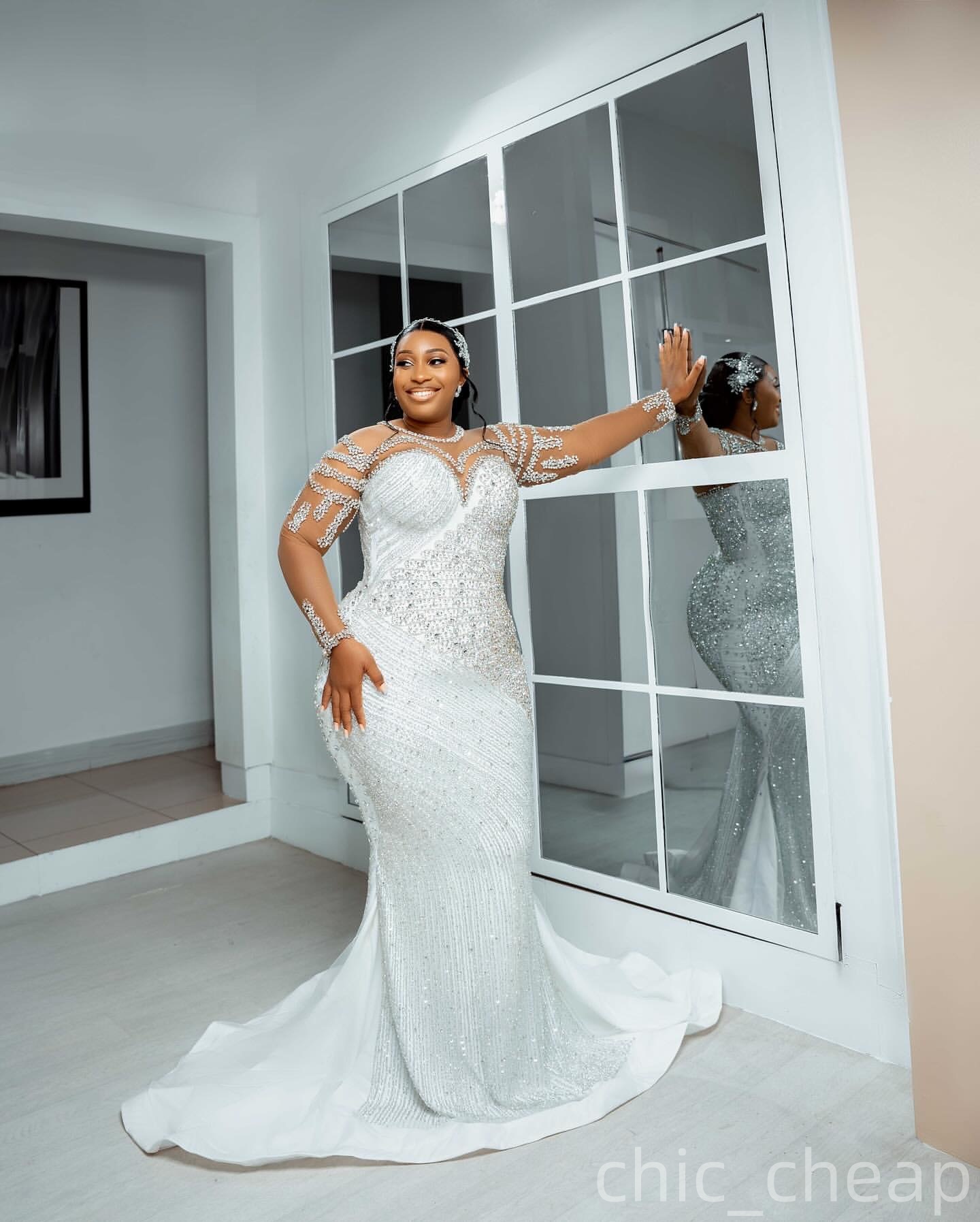 2025 Aso Ebi Plus Size Ivory Mermaid Wedding Dress Beaded Crystals Sequined Detachable Train Sparkly Bridal Gowns Dresses ZJ0469