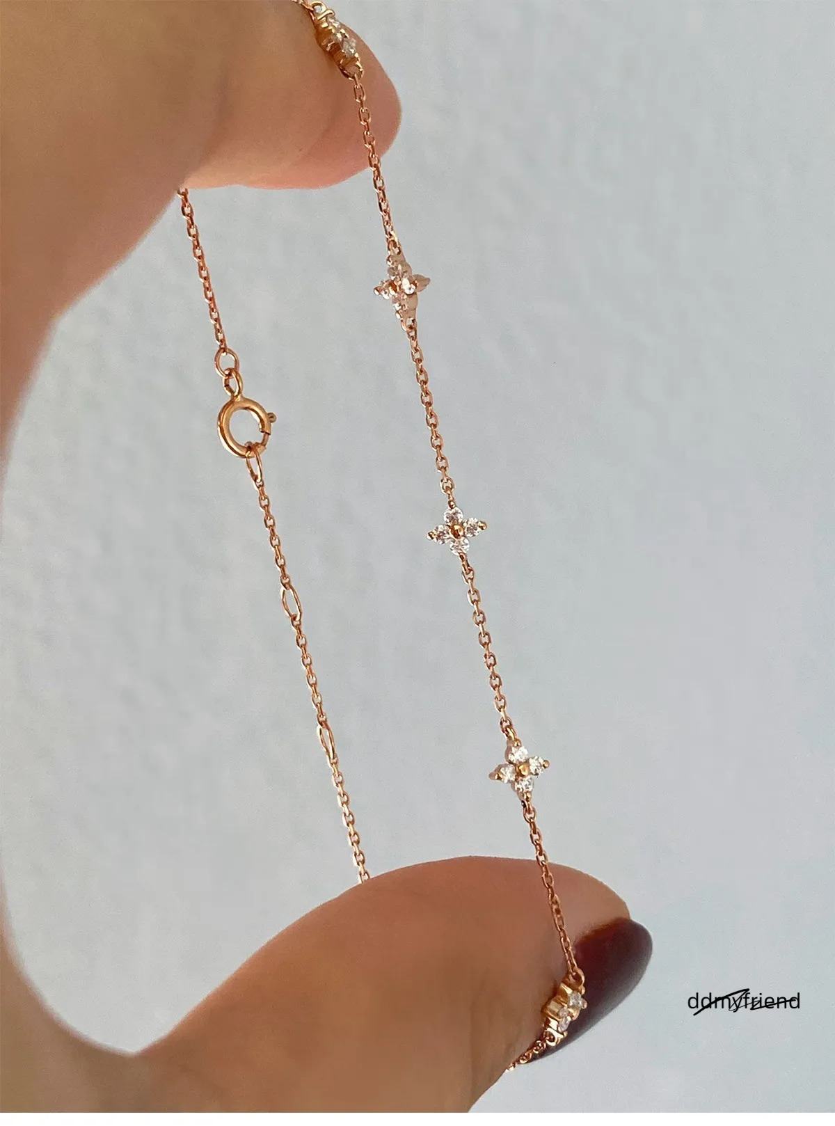 Designer Madam Flowing Light ~ S Plated Gold Four-Leaf Clover Star Bracelet Simple Zircon Pure Sier Women's Commuting ddmyfriend