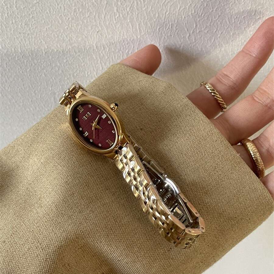 Vintage Style gold Women's Niche Light Luxury Quartz Designer Wristwatch Steel Band High-end Feel Ladies Watch