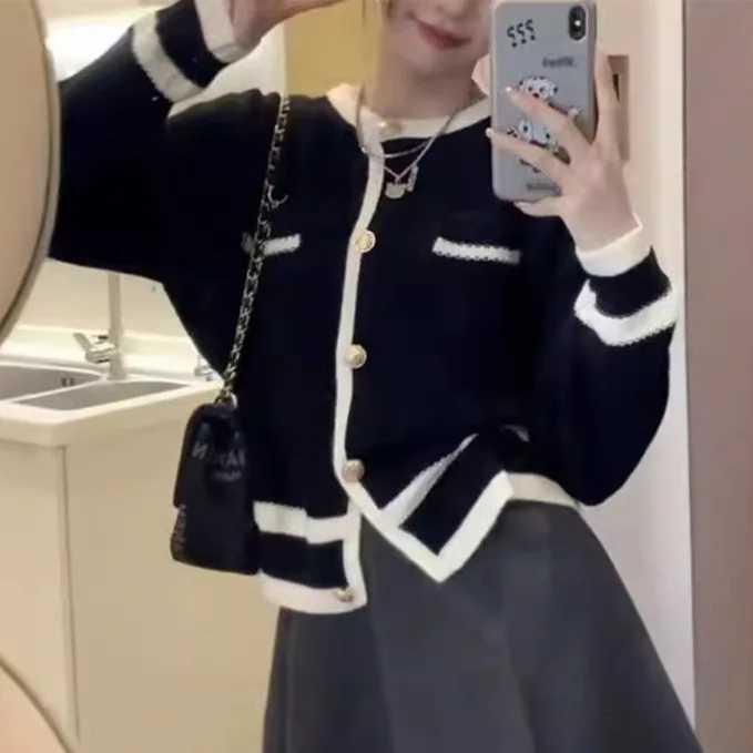 French Xiaoxiangfeng Premium Sense Loose Knitted Cardigan Jacket 2025 Autumn and Winter New Bottom Sweater Womens Top Z250918