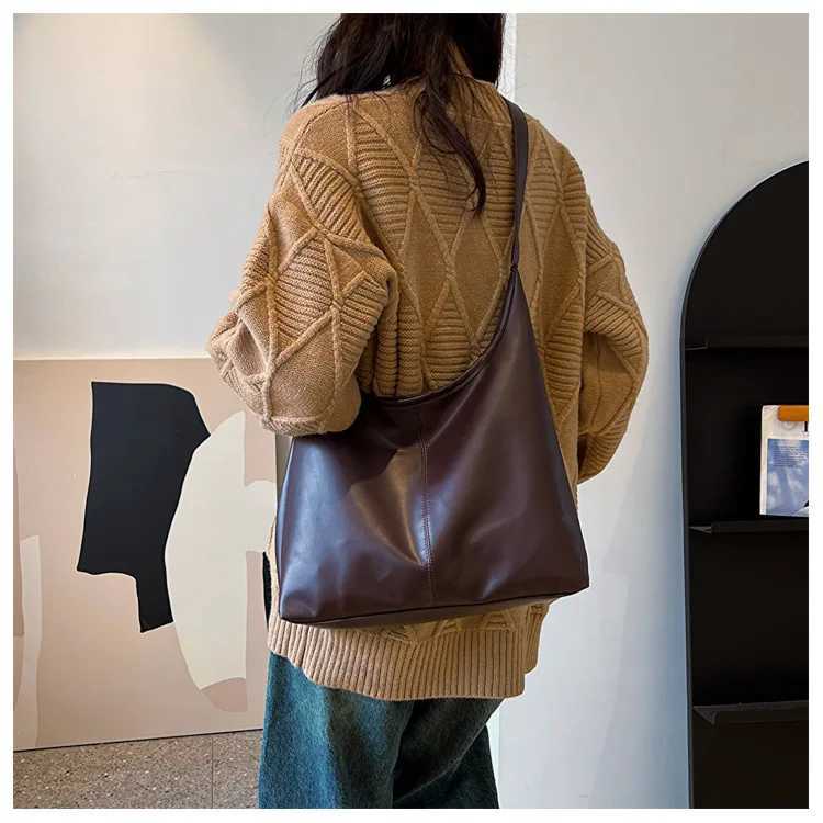 New Tote bag hand bill of lading shoulder womens bag retro simple large bag Tote bagXJ250918