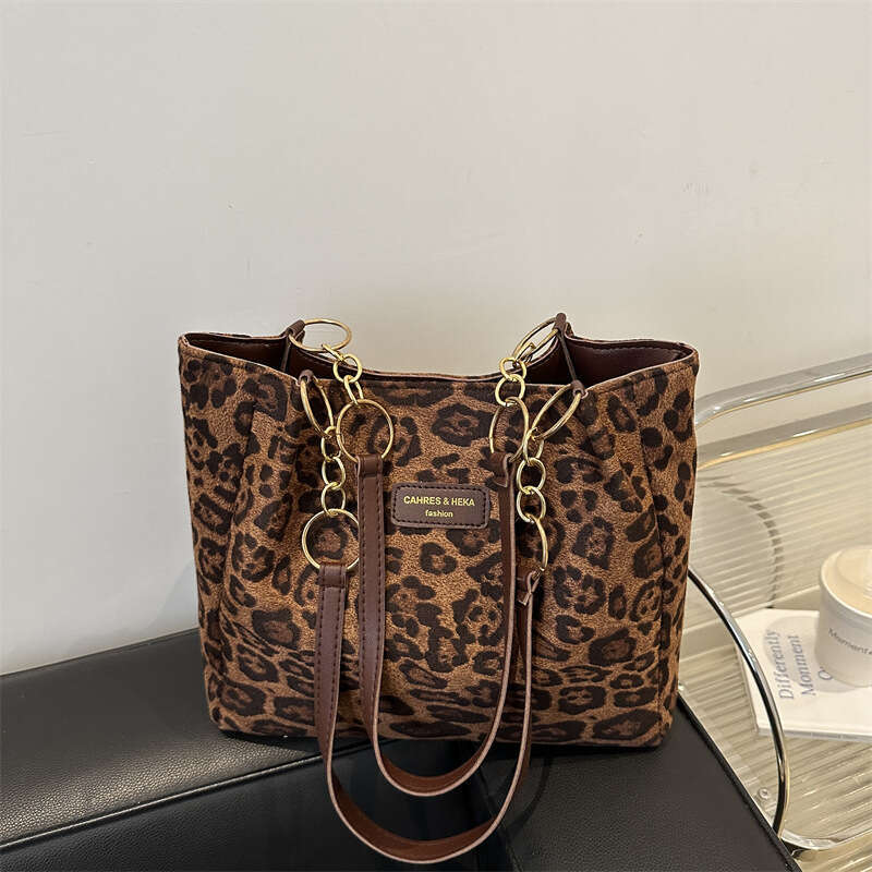 Designer Bags Luxury Bag Chain Shoulder Bags Large Capacity Leopard Print for Women Versatile Crossbody Shoulder Commuter Tote Bag Shopping Bag