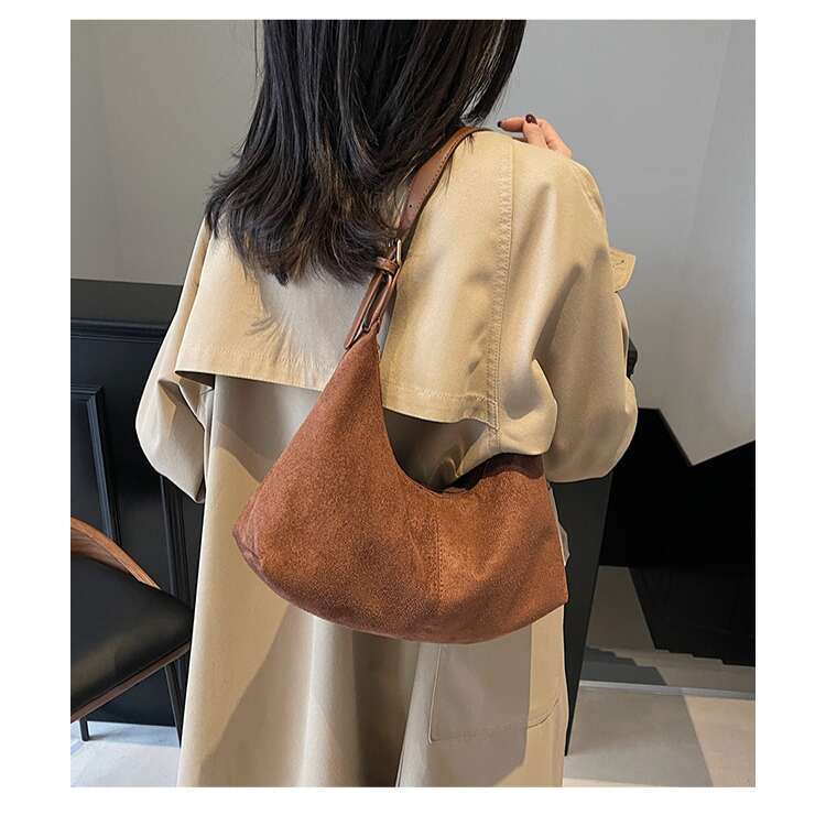 Designer Winter Bags Large Capacity Matte Underarm for Women 2025 New Fashion Casual Commuting Crossbody Bag