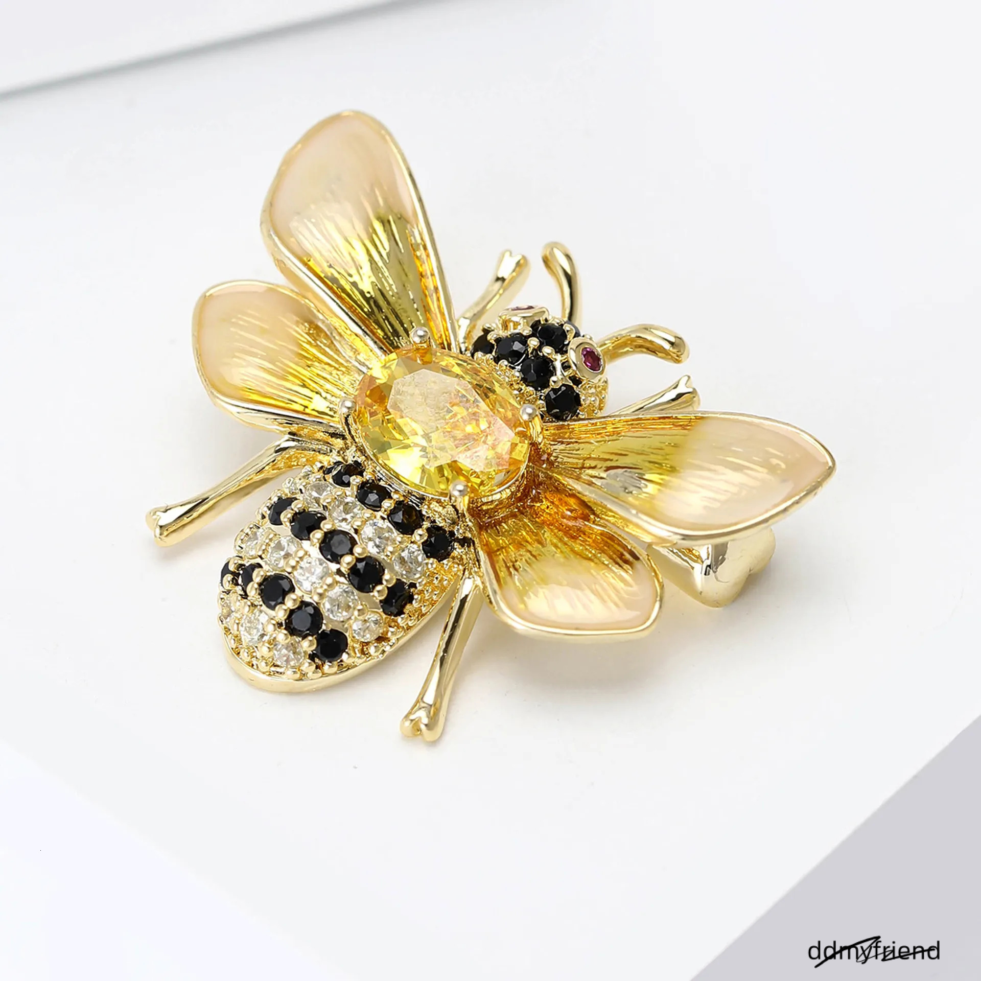 Gold Tone Rhinestone Bee Brooch With Yellow Gemstone, Black Onyx Pearl Accents Nature - Inspired Gift For Him/Her High Quality And Stylish Jewelry ddm