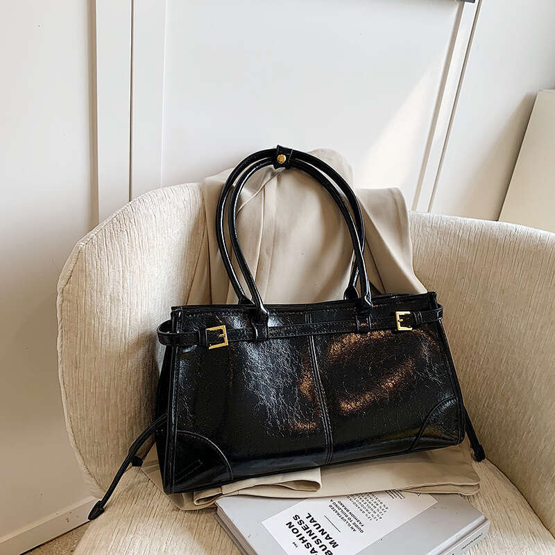 High-end Oil Wax Leather Large Capacity for Women 2025 New Trendy Versatile Commuter Shoulder Handheld Tote Bag