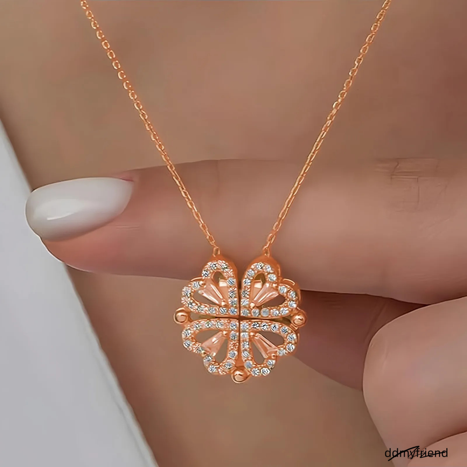 Fashion Double Wear Magnet Four Heart Flower Pendant Necklace For Women Sweet Sexy Female Stainless Steel Neck Chain Jewelry250711 ddmyfriend