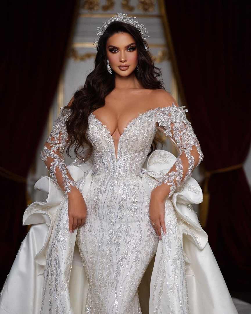 Exquisite Off Shoulder Bridal Gowns V Neck Detachable Train Sequins Appliques Wedding Dresses Bride Robe Customized