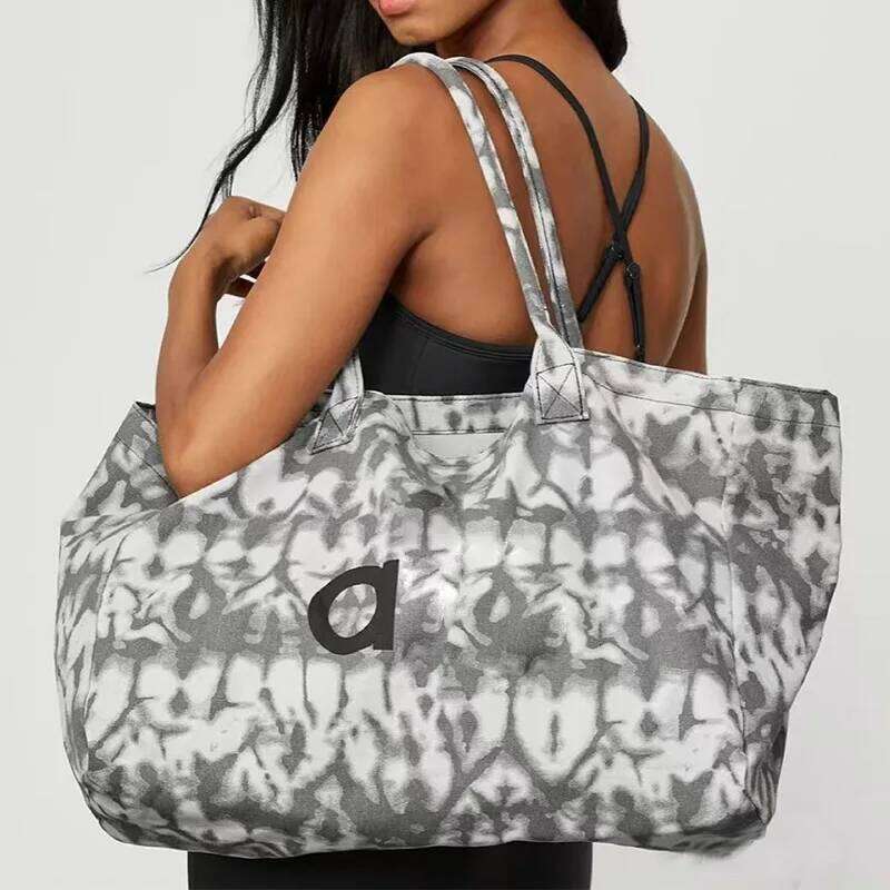 New Women's Capacity Canvas Yoga 2025 Teenager Large Size Camouflage Color Handbag Simple Sports Fiess Bag