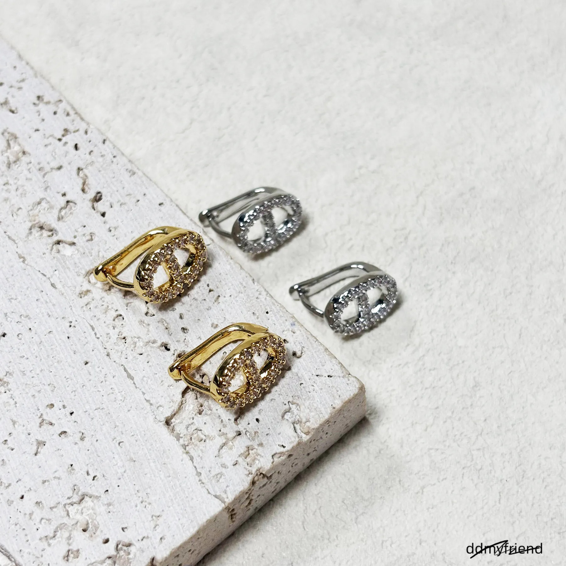 European And American Designer Jewelry Wedding Rings Simple Zircon Pig Nose Earrings Gold Plated High-End Elegant Ear Studs Wholesale ddmyfriend