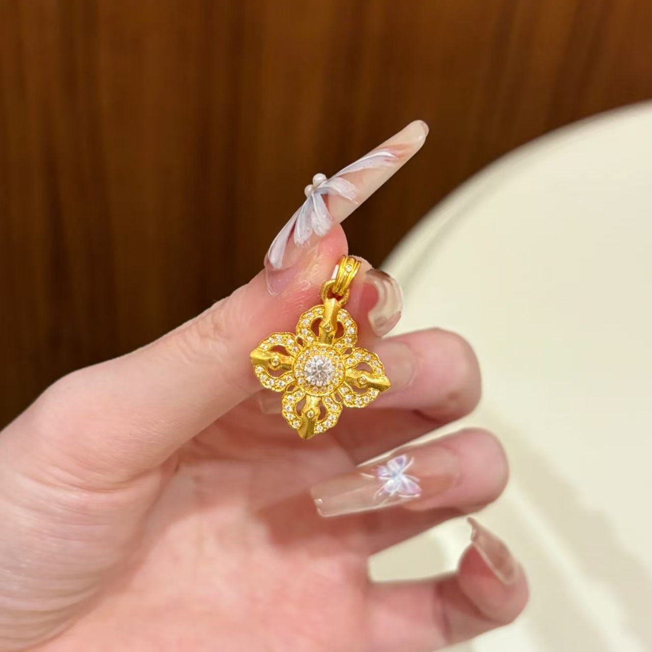 Cross Vra Necklace for Women 2025 Four-Leaf Clover Dia-Studded Rhombus Pendant National Same Style