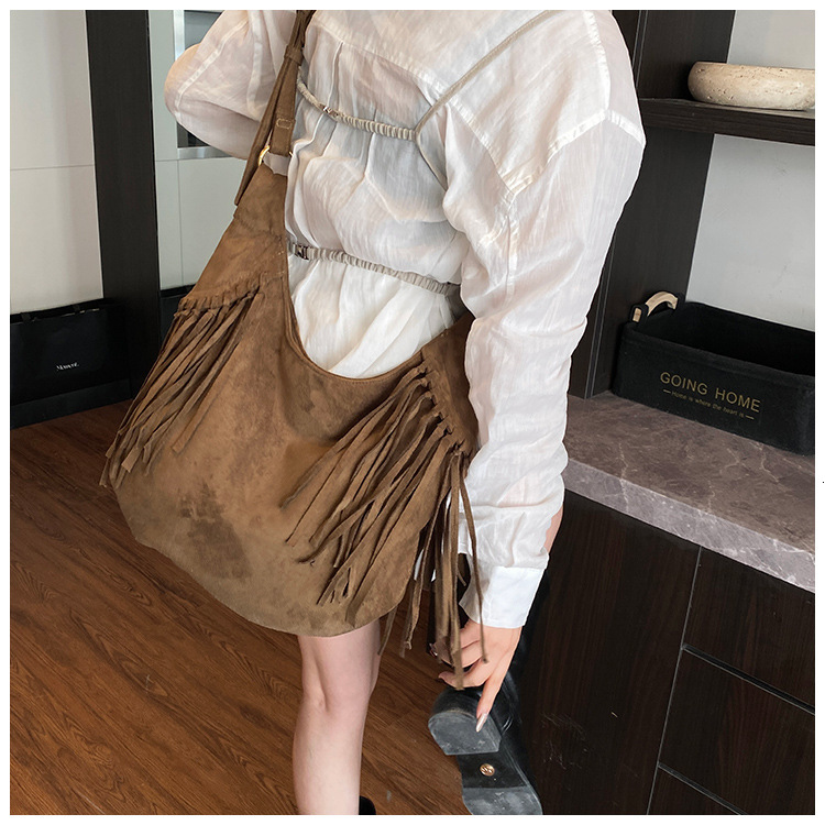 Matte Tassel Women s Armpit Bag New Large Capacity Dumpling Women s Shoulder Bag Retro Suede Women s Crossbody design Bag Autumn New Designer Bag