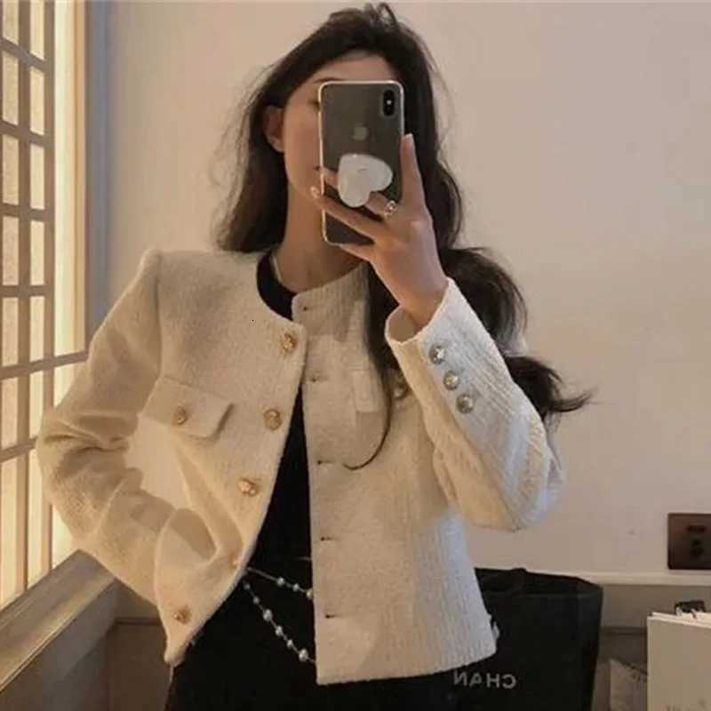 Advanced Feeling Female Xiaoxiangfeng Top Coat Autumn Winter Ladies Short Long Sleeves Jacket Women Round Neck Loose Fit Outwear Z250918
