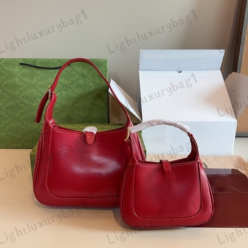 Jackie 1961 Handbag Soft Silhouette Artistically Crafted with Silver Tone Hardware Spring Hook Clasp Classic Designer Fashion Piece Women's Essential Bag 250918