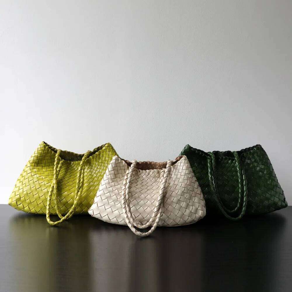 Niche Light High-End Sense First-Layer Cowhide Vegetable Basket Handmade Retro Versatile Portable Underarm Bag