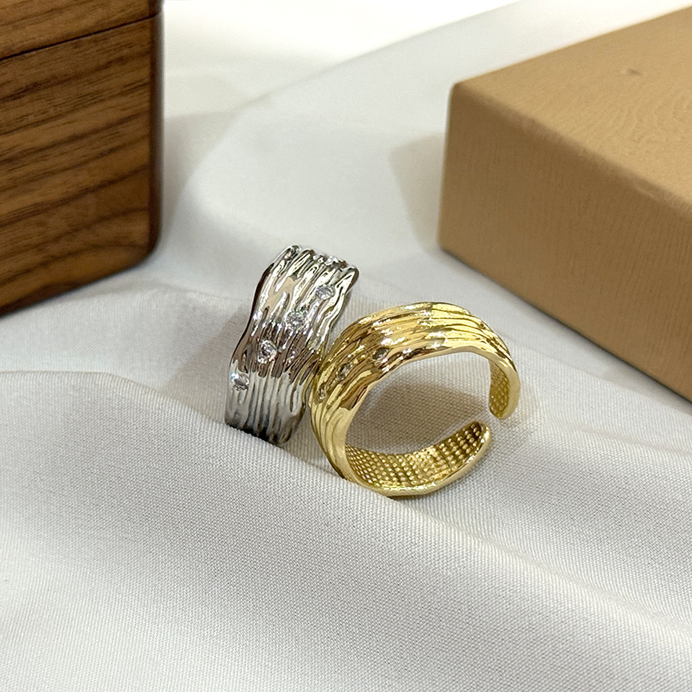 Silver - Toned Textured Open Cuff Ring With Crystal Accents Artistic Daily & Unique Jewelry Gift For Her High - Quality And Stylish Accessory